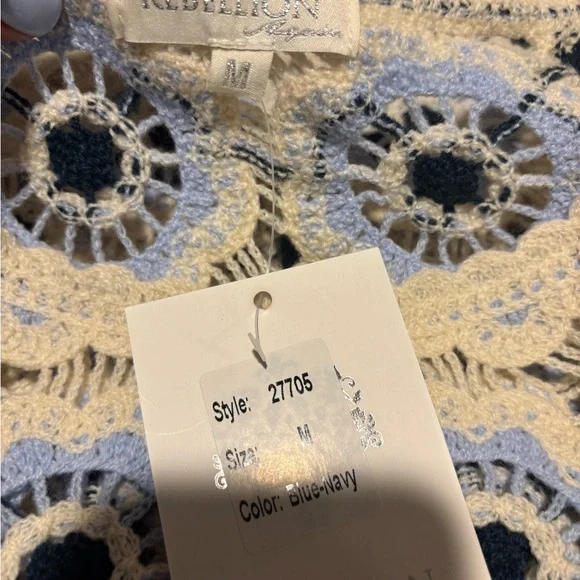 Gorgeous Women's/Teen's Crochet Floral Lace Top - Size Medium NWT - Picture 16 of 16